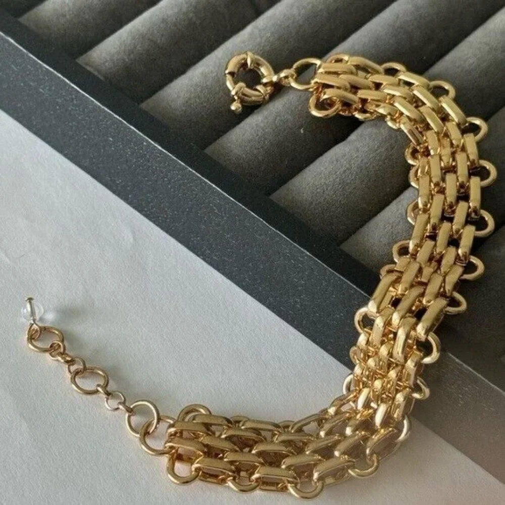 True to form Statement Bracelet Gold Color Link Polished 7.5